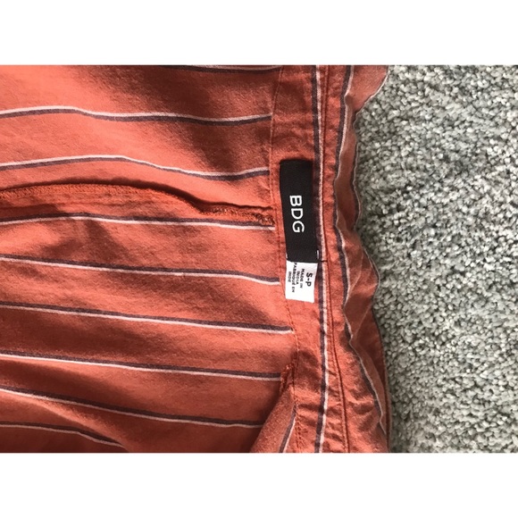‼️SOLD. BDG Orange Longsleeve Buttondown - Picture 4 of 4